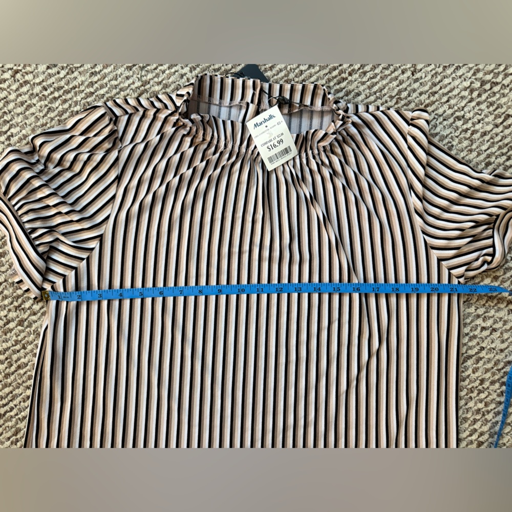 Short Sleeve Ruffle Neck Blouse - Picture 4 of 6